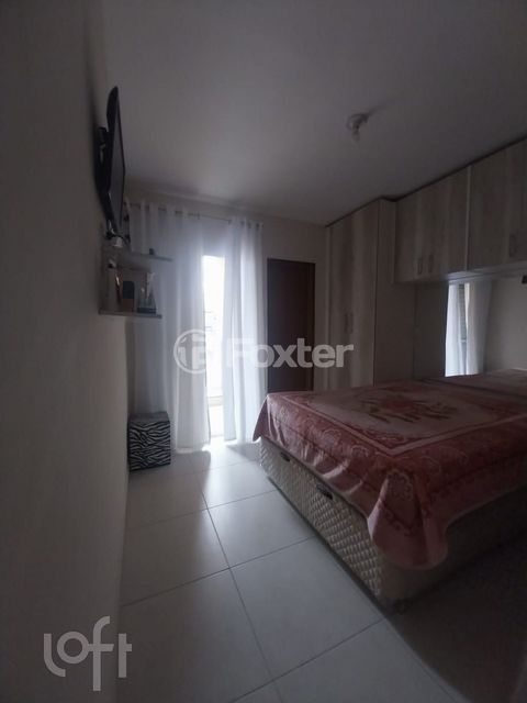 Image 7 - 884378