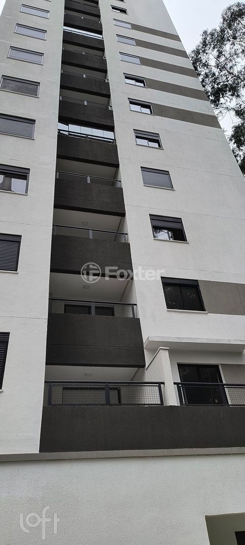 Image 7 - 884380