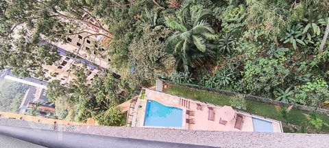 Image 8 - 884380