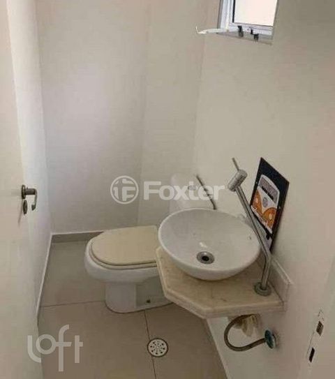 Image 7 - 884381