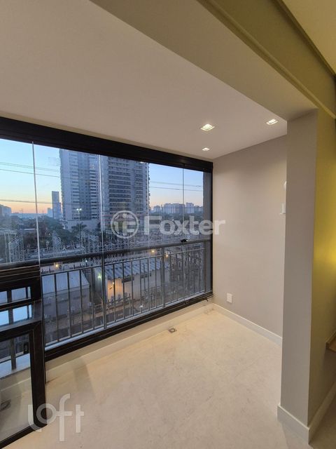Image 5 - 884409