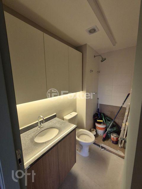 Image 9 - 884409