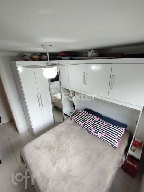 Image 8 - 884429
