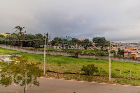 Image 12 - 884433