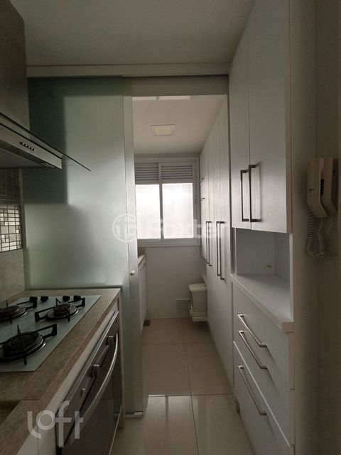 Image 6 - 884450