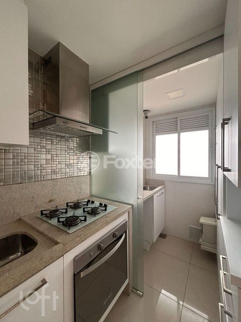 Image 8 - 884450