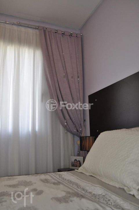 Image 8 - 884451