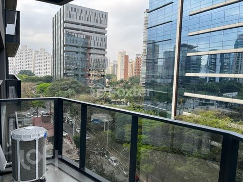 Image 3 - 884452