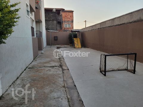 Image 10 - 884460
