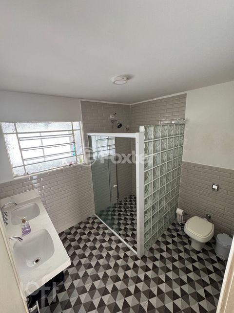 Image 7 - 884466