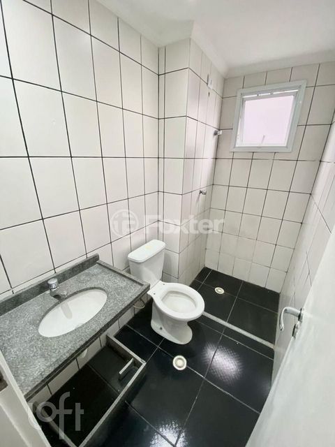 Image 10 - 884488