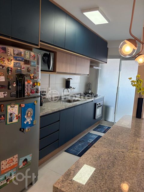 Image 7 - 884493