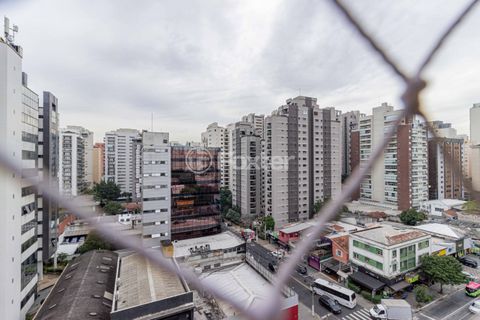 Image 14 - 884502