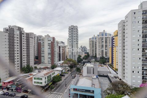 Image 11 - 884502