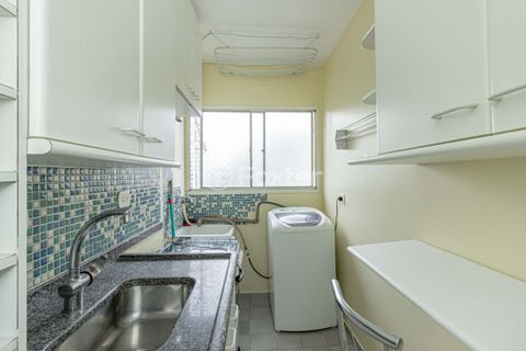 Image 9 - 884502