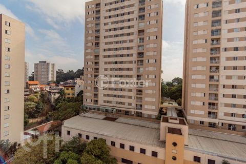 Image 10 - 884504