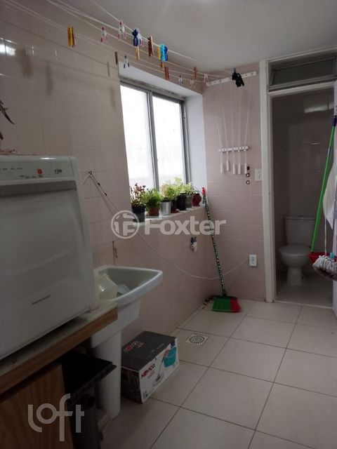 Image 5 - 884506