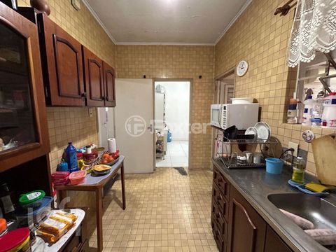 Image 11 - 884507