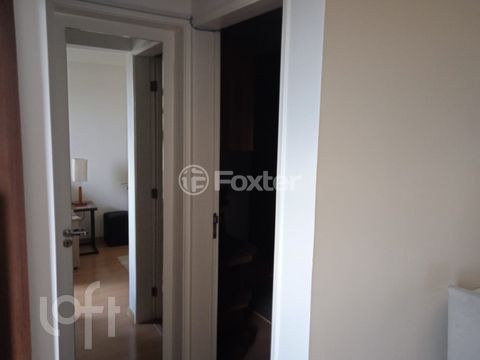 Image 7 - 884511