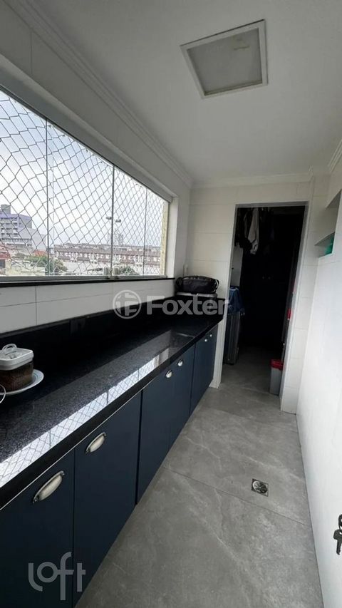 Image 7 - 884519