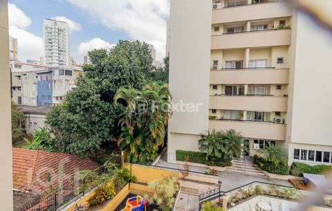 Image 7 - 884521