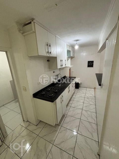 Image 4 - 884527