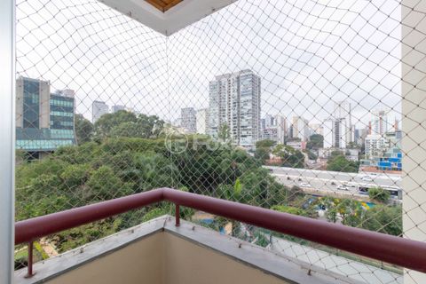 Image 13 - 884529