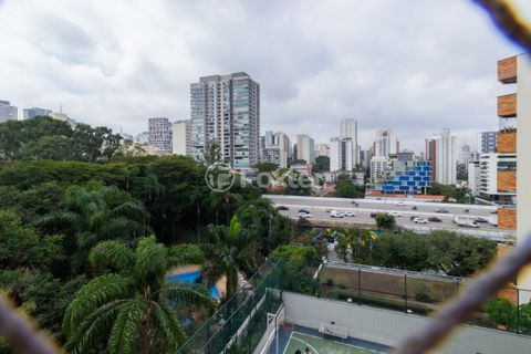 Image 14 - 884529