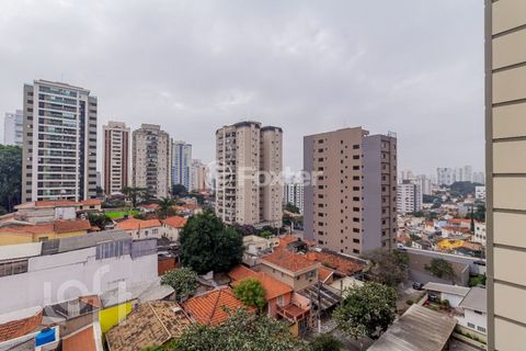 Image 18 - 884531