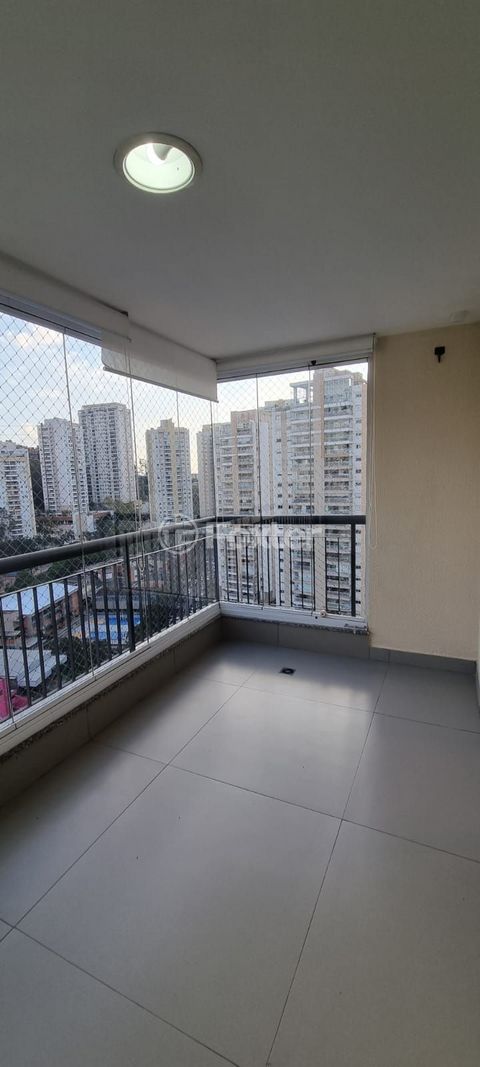Image 6 - 884535
