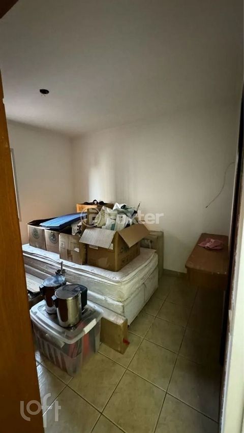 Image 10 - 884536