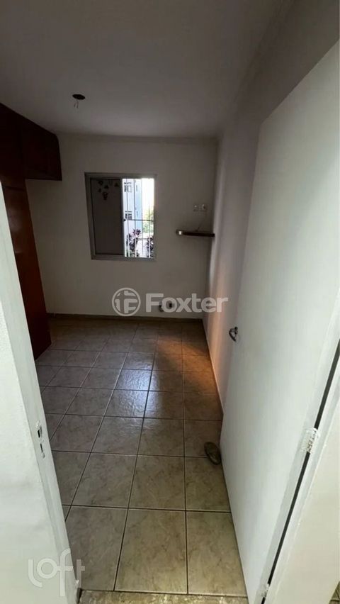 Image 6 - 884536