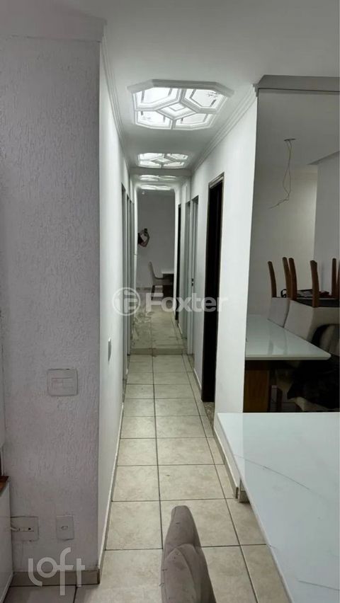 Image 1 - 884536