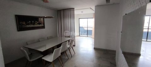 Image 9 - 884540