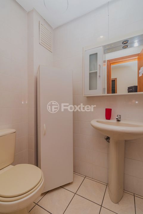 Image 7 - 884542