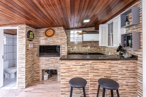 Image 19 - 884543