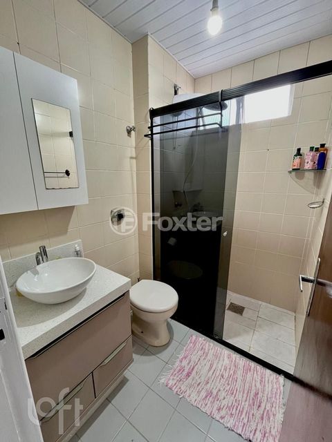 Image 7 - 884550
