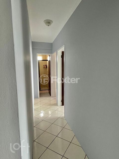 Image 6 - 884550