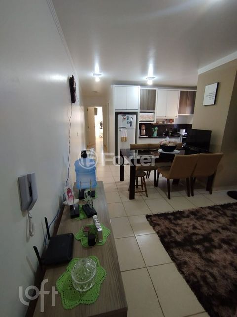Image 8 - 884556