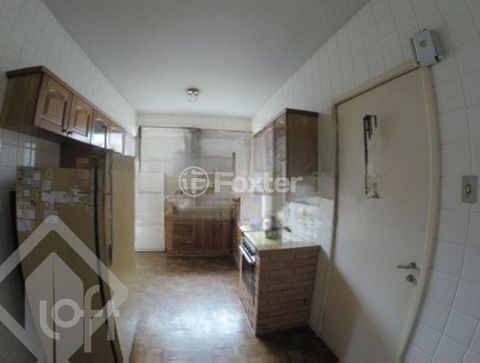Image 7 - 884557