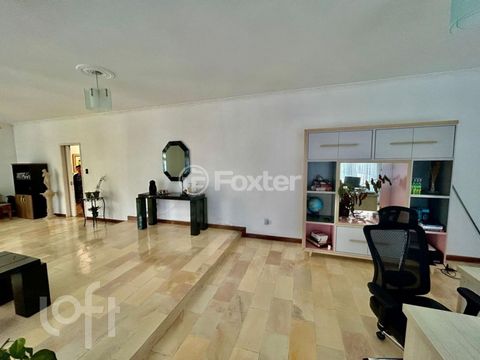 Image 7 - 884558