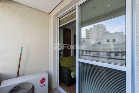 Image 6 - 884565