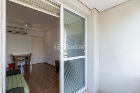 Image 7 - 884565
