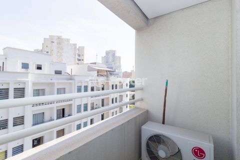 Image 3 - 884565