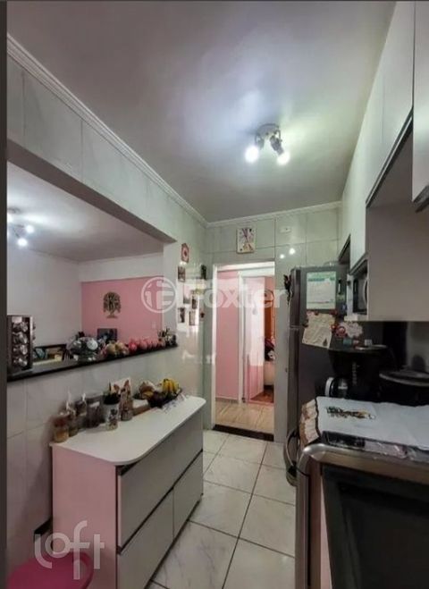 Image 5 - 884566