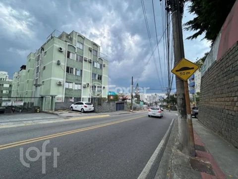 Image 14 - 884576