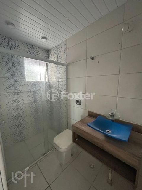Image 9 - 884576
