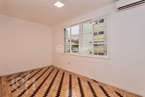 Image 7 - 884580