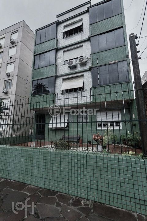 Image 13 - 884580
