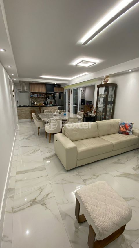 Image 3 - 884620
